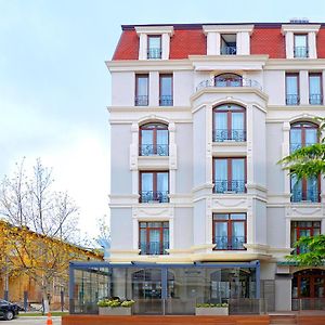 City Avenue Hotel
